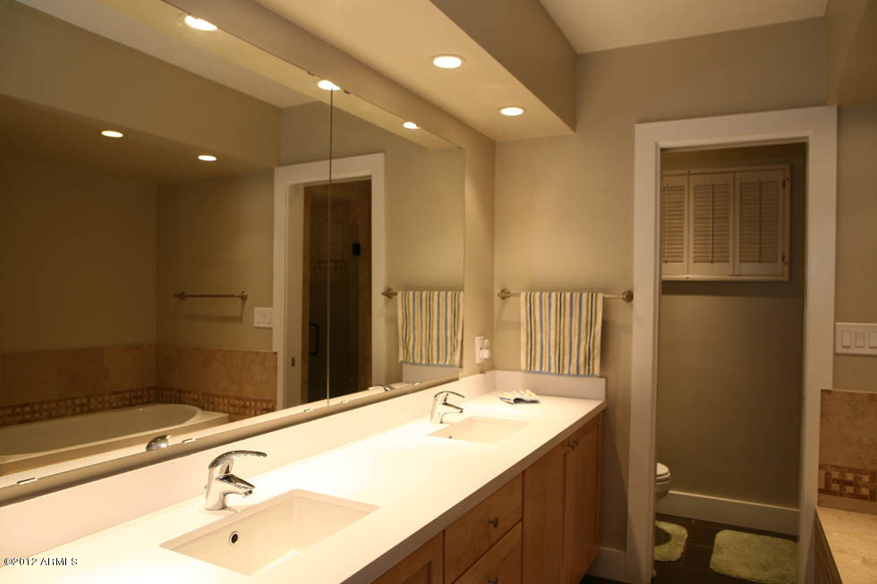5159 E Calle Del Norte --, Phoenix, AZ 85018