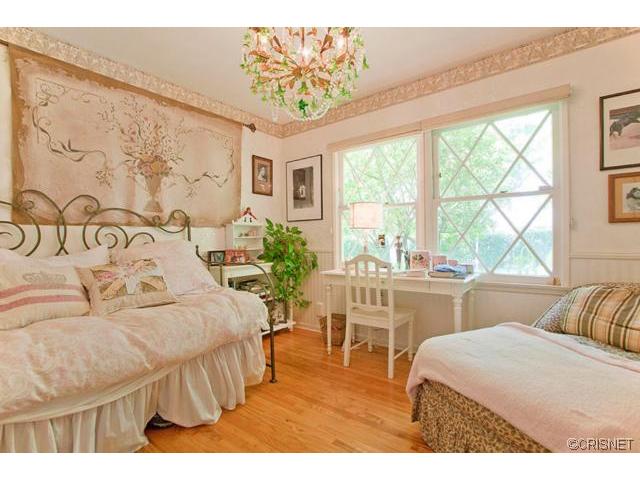 18600 Ringling Street, Tarzana, CA 91356