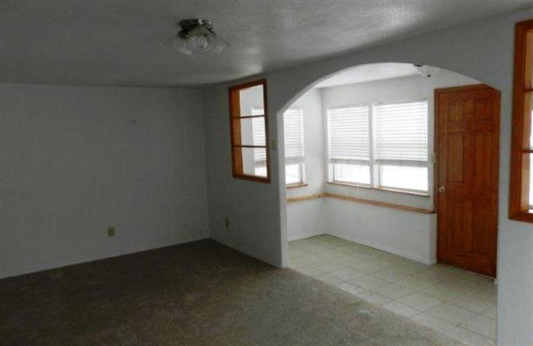 612 Katherine Ave, Moriarty, NM 87035