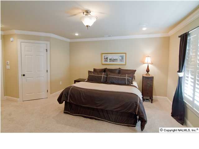6 Benefit Street, Huntsville, AL 35806