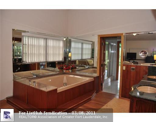 5221 Sw 182nd Te, Southwest Ranches, FL 33331