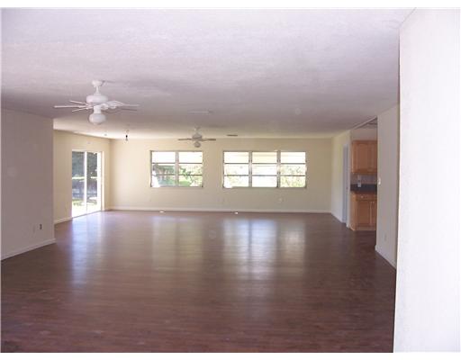1400 E Carandis Circle, West Palm Beach, FL 33406